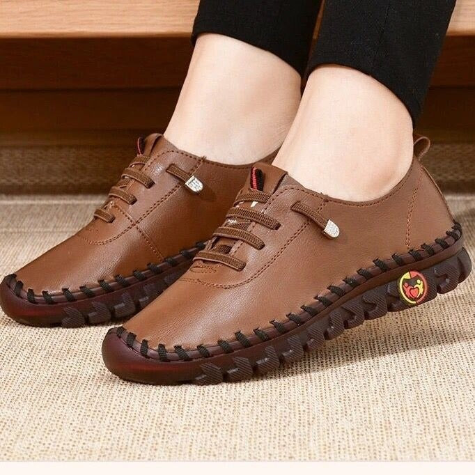 Découvrez notre collection de chaussures pour femmes sur Elle-Monde.com. Des styles élégants et confortables, y compris des chaussures à double boucle, parfaites pour l'été et la marche. Livraison rapide et gratuite!