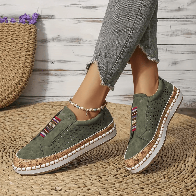 Elle-Monde.com propose une gamme variée de chaussures pour femmes, y compris des chaussures à double boucle, des chaussures d'été et des chaussures de marche. Trouvez votre paire parfaite dès aujourd'hui!