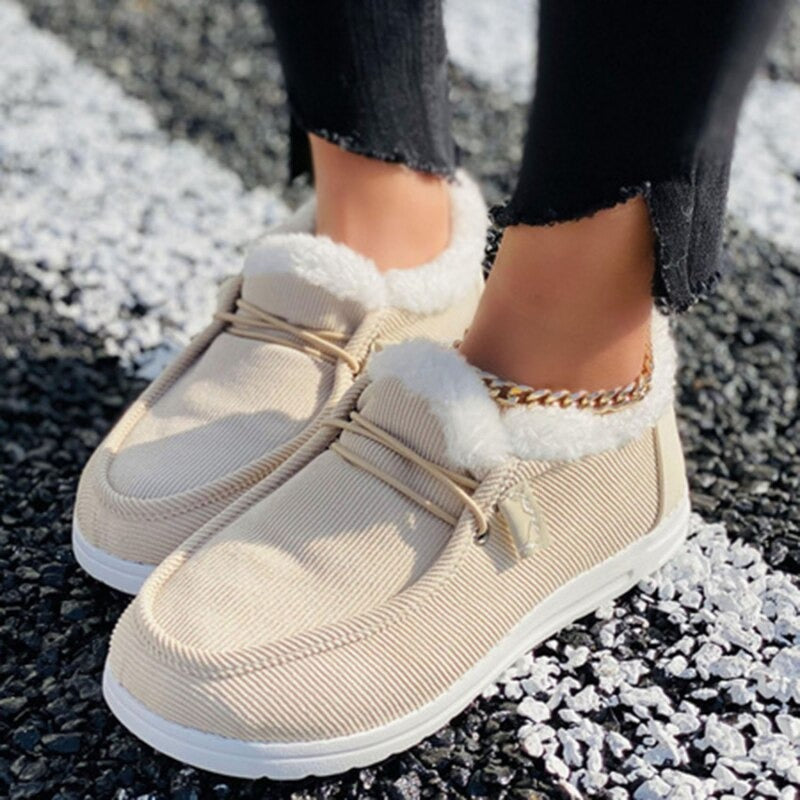 Elle-Monde.com propose une gamme variée de chaussures pour femmes, y compris des chaussures à double boucle, des chaussures d'été et des chaussures de marche. Trouvez votre paire parfaite dès aujourd'hui!